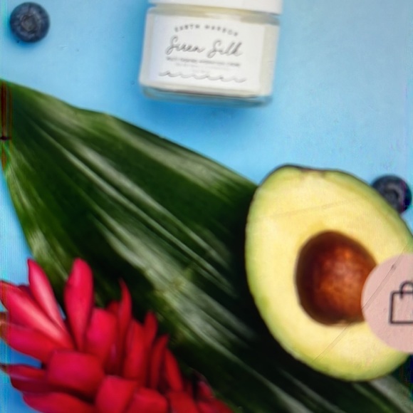 Earth Harbor Silk Siren multitasking hydration cream sea retinol +super herbs - Picture 5 of 10